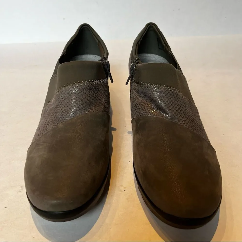 Clarks Cloudsteppers Women's Slip on Gray Loafers Size 10M
